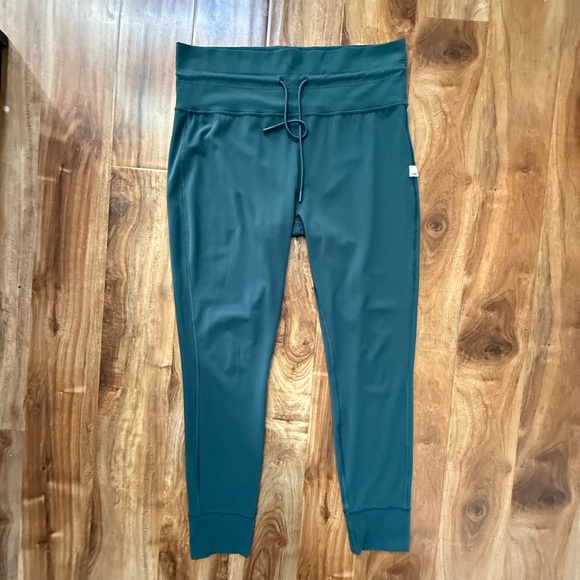 Vuori Daily Leggings - Picture 1 of 4